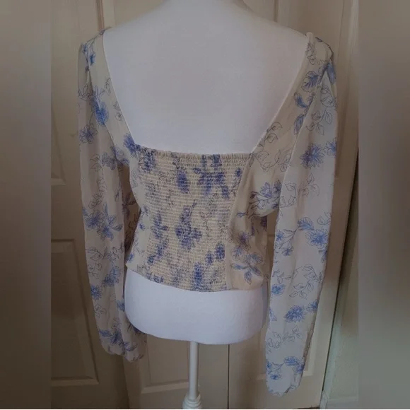 🔥 Closet Sale! House of Harlow 1960 Blue Floral Blouse - Picture 5 of 8